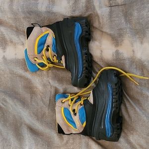 Toddler Boys size 7 snow boots